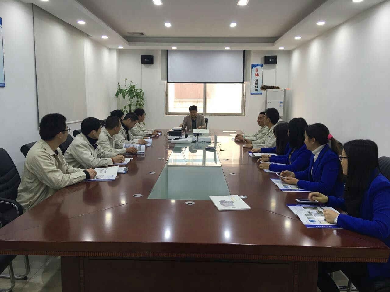 Porcellana Dongguan Jintong Plastic Machinery Co., Ltd. Profilo Aziendale