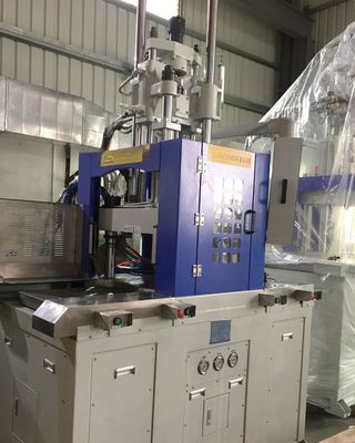 120T Double Slide Table Vertical Injection Molding Machine per la produzione di grandi volumi