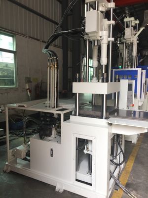 Macchina di plastica verticale dello stampaggio ad iniezione