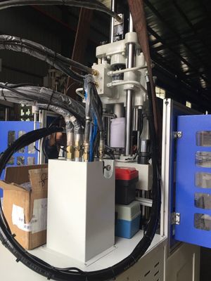 21.6kW Vertical LSR Injection Molding Machine 45 mm di diametro a vite