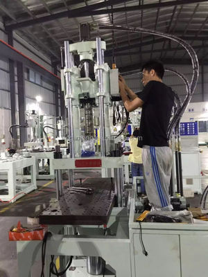 JTT-550DM Double Slide Table Vertical Plastic Injection Molding Machine per la lavorazione di ABS/PP