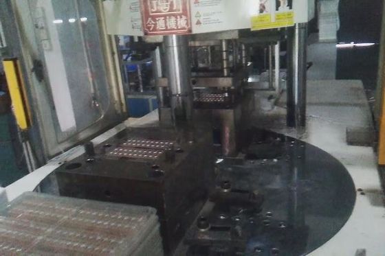 ABS Plastic Processed Hydraulic 120 Ton Injection Moulding Machine Tavolo rotante verticale