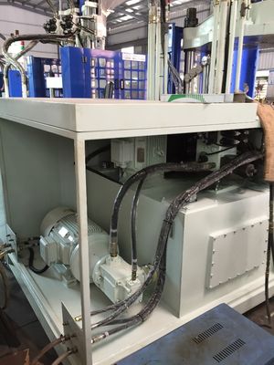 Macchina per lo stampaggio a iniezione a 160 tonnellate a tavolo rotante verticale JTT-1600R