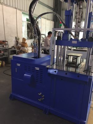 200 mm Strato d'apertura 55T macchina idraulica a iniezione verticale con 2 tavoli di lavoro