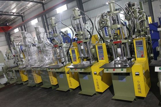 45T Robot Plastic Vertical Injection Moulding Machine con colpo di ejetto di 45 mm