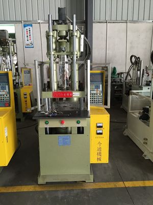 45T Robot Plastic Vertical Injection Moulding Machine con colpo di ejetto di 45 mm