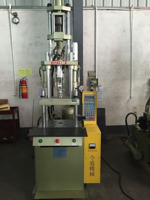Piccola macchina per lo stampaggio a iniezione verticale in plastica da 30 tonnellate di diametro di vite da 25 mm