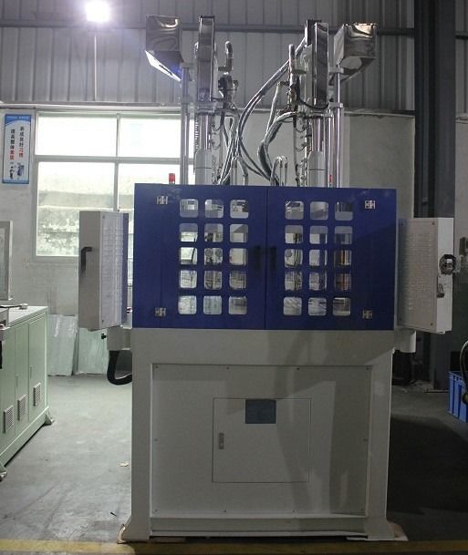 30 mm di diametro di vite Multi Color Verticale Plastic Injection Molding Machine JTT-550 2V-3R
