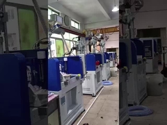 Macchina per lo stampaggio a iniezione verticale idraulica rotante 40T 30mm di diametro di vite